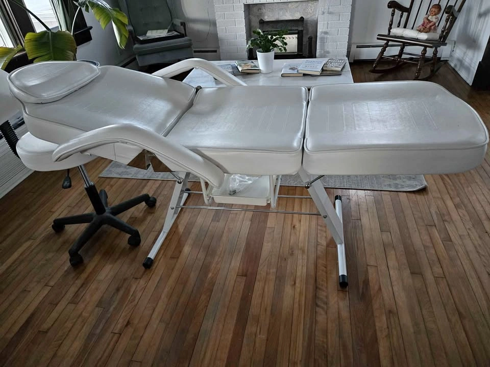 Professional Spa / Massage Table – Adjustable – White