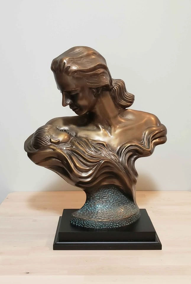Solid Bronze Sculpture - photo 2