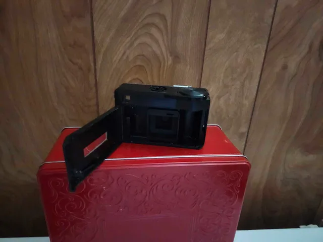 Kodak Instamatic 133 Camera with Case image indicator(4)