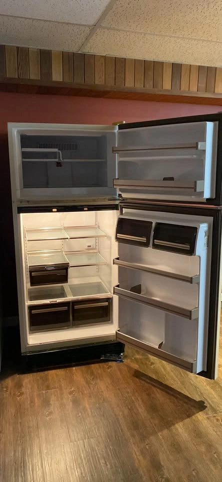 Maytag Top-Freezer Refrigerator - photo 2