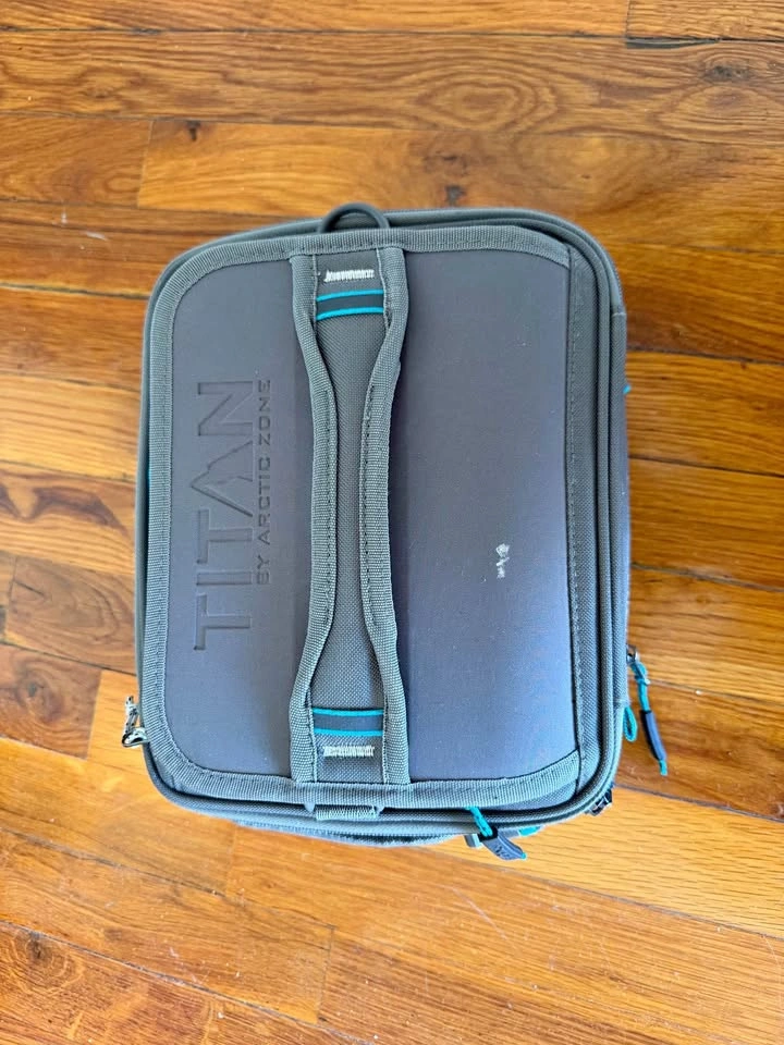 Lunch Box with Ice Walls