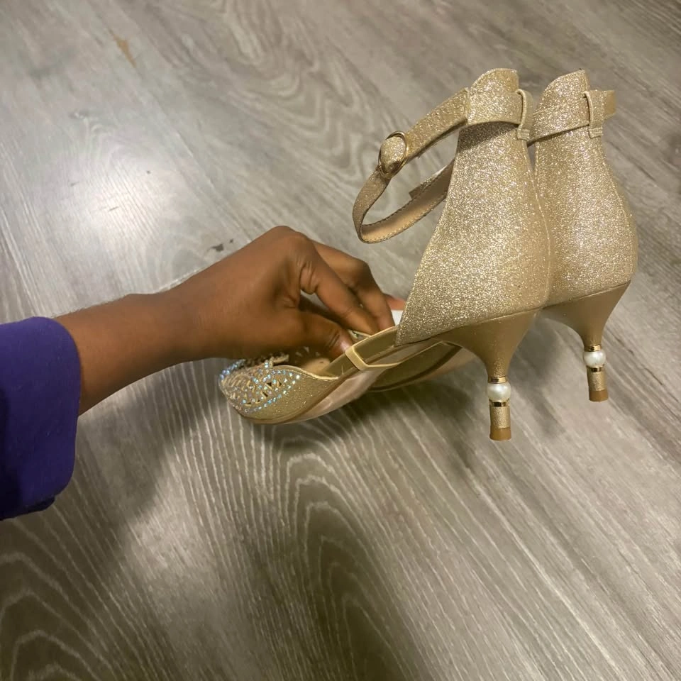 Gold classic kitty heels - photo 3
