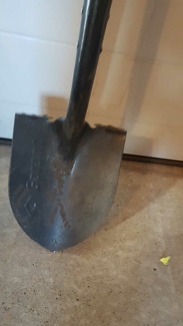 Garant Gripped Long Handle Spade - photo 3