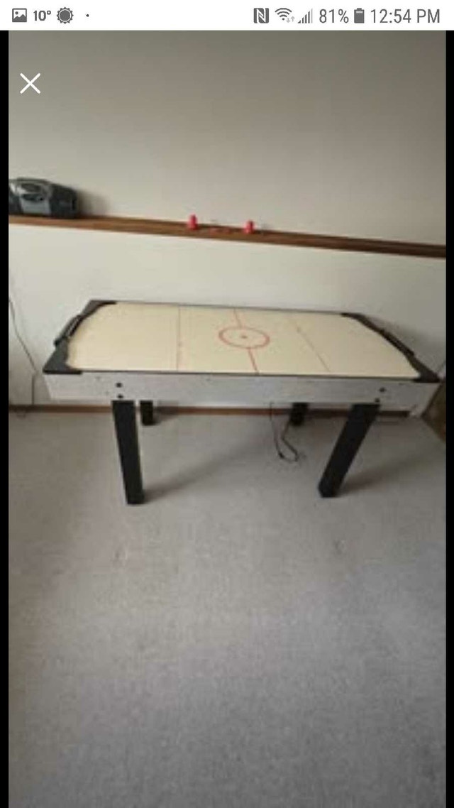 Air Hockey Table