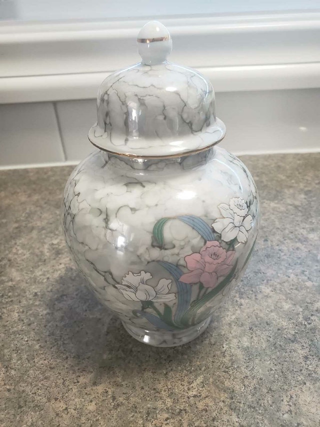 Japanese Fine China Ginger Jar – Marbled Floral