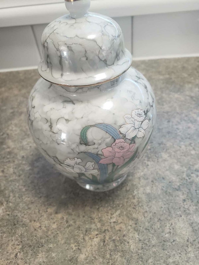 Japanese Fine China Ginger Jar – Marbled Floral - photo 5
