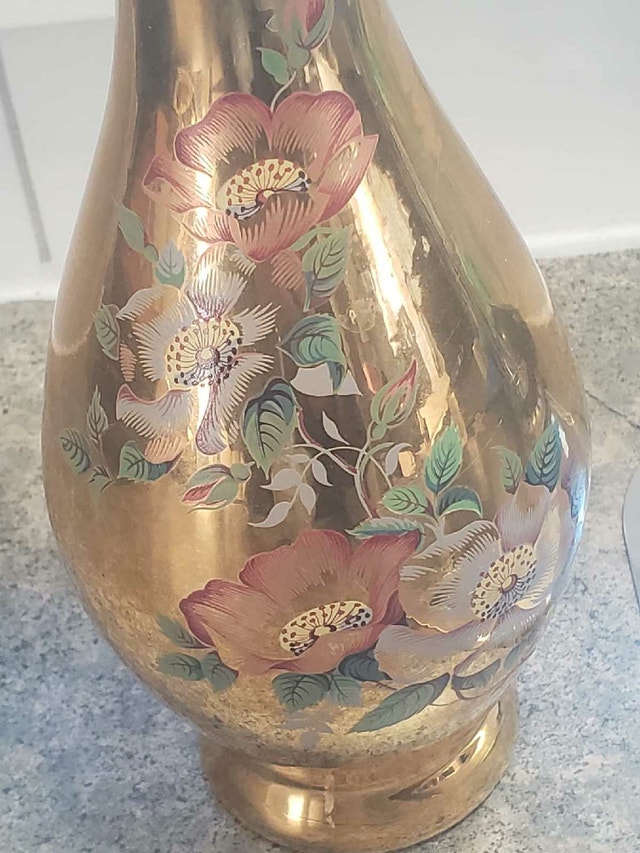 22K Weeping Gold Bud Vase – Hand-Painted Floral Detail - photo 2