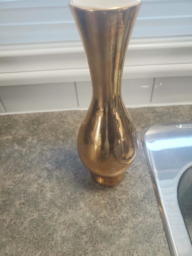 22K Weeping Gold Bud Vase – Hand-Painted Floral Detail - photo 5