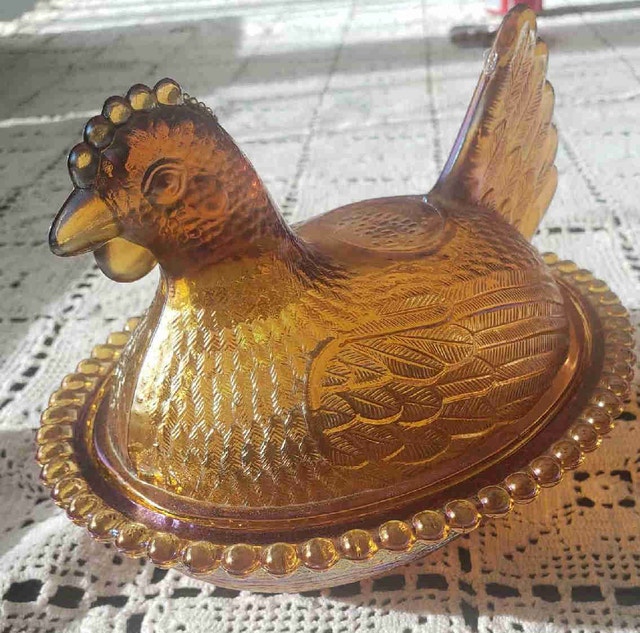 Vintage Amber Carnival Glass Hen on a Nest