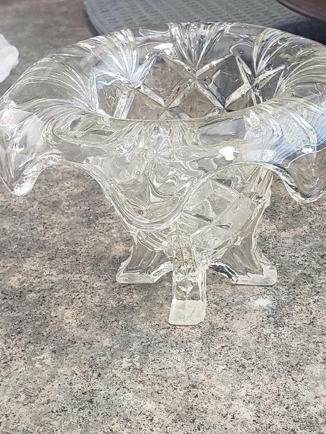 Vintage Indiana Glass "Diamond Point" Footed Ruffled - photo 2