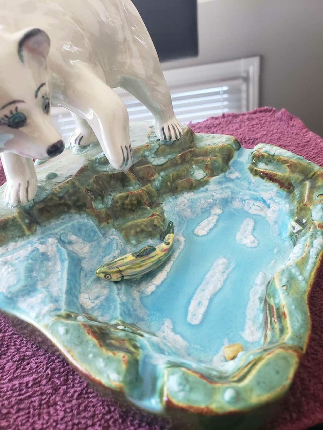 Vintage Mid-Century Modern Iridescent Polar Bear Trinket Dish - photo 2