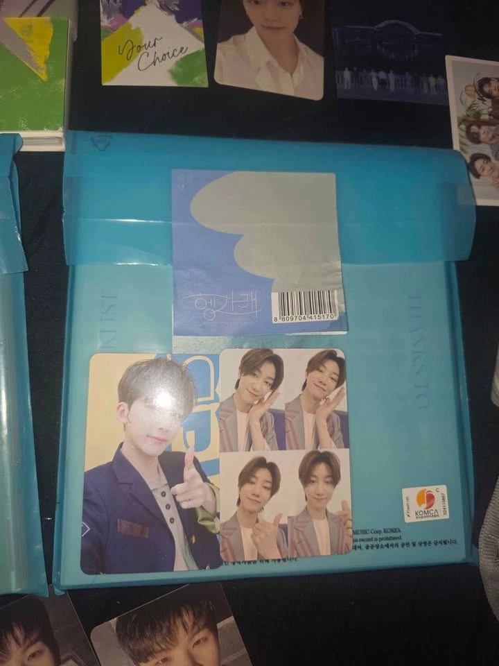 K-pop Merch: Seventeen Albums and Stray Kids Items - photo 4