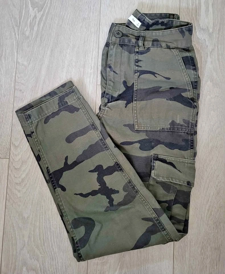 TNA camo pants