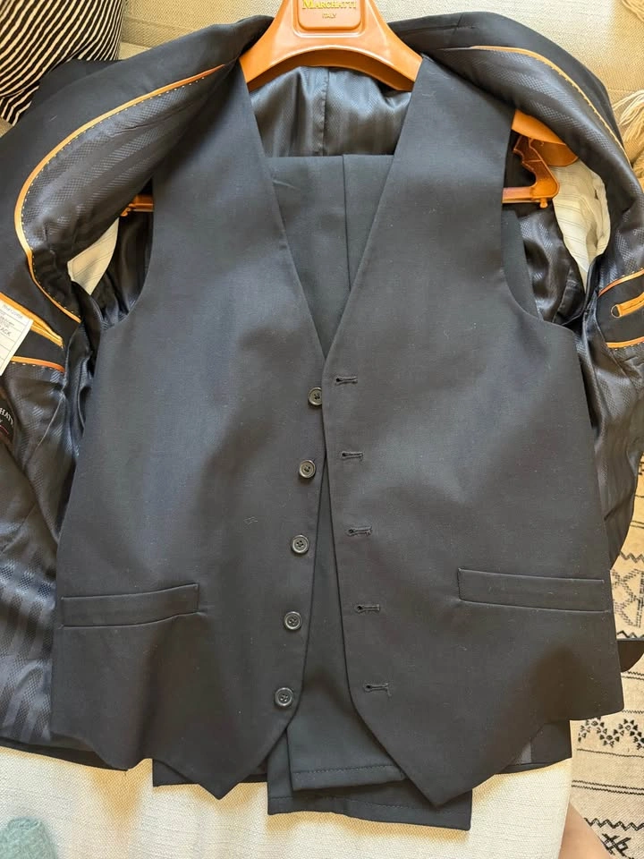 3 Piece Suit - photo 3