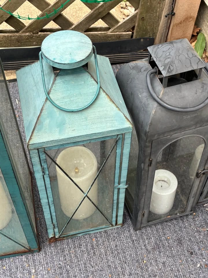 Outdoor cast iron lanterns with battery operated candles - photo 3