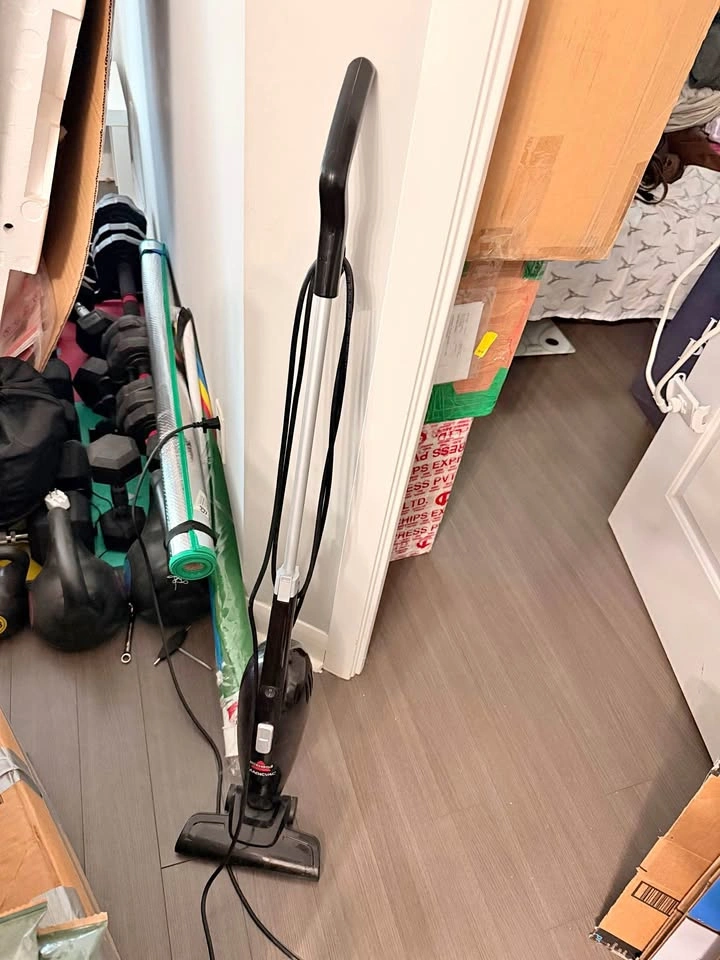 Home vacuum cleaner