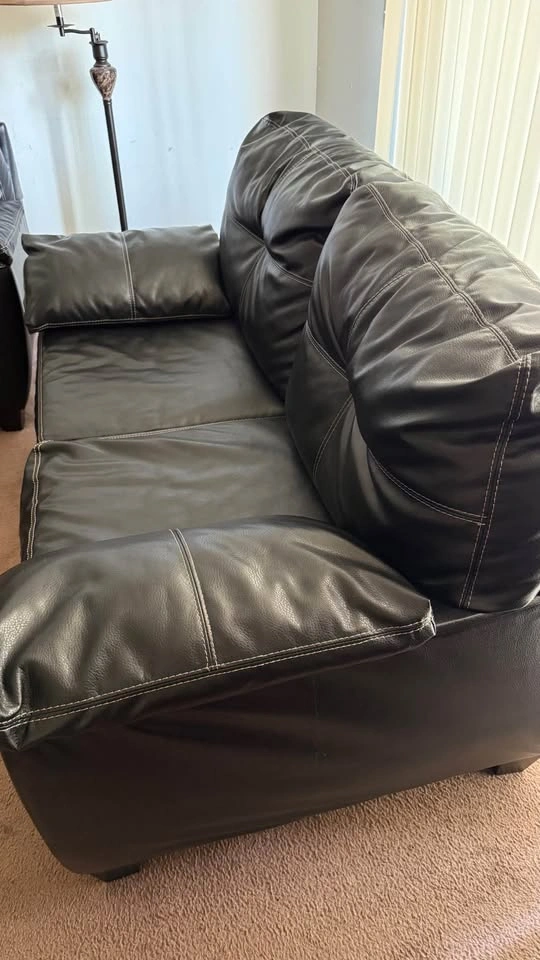 Black Loveseat - Great condition! - photo 2