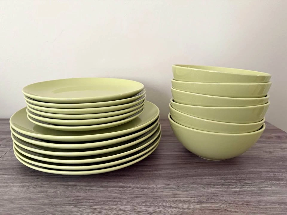 IKEA Dinnerware Set - 18 pieces