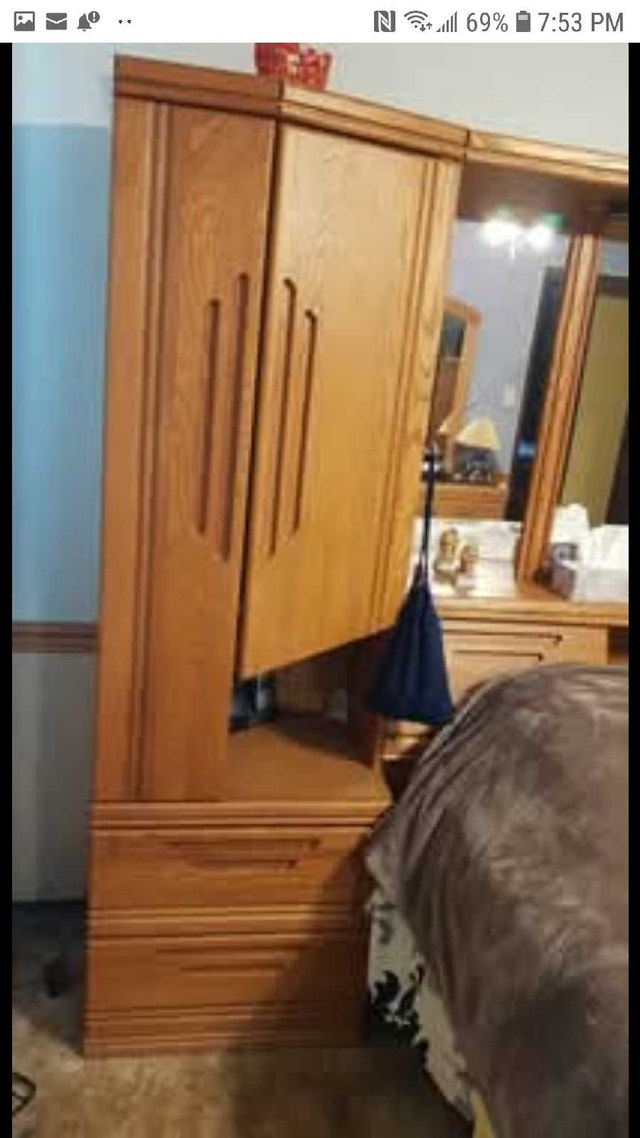Headboard wall unit, builtin nightstands, and mirrors - photo 2