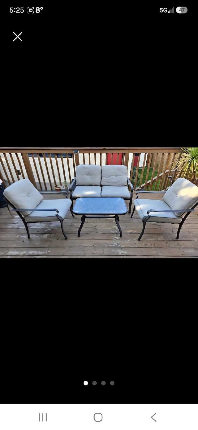 Beautiful 4 piece patio set, perfect for small deck, veranda