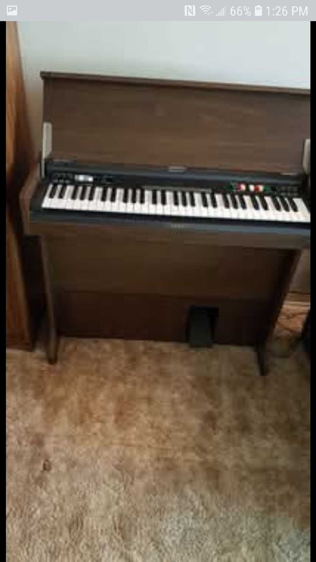 Yamaha Electric Organ