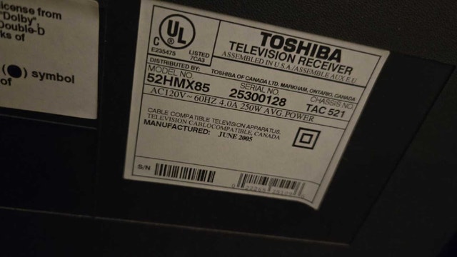 Toshiba 52" DLP TV with custom stand - photo 4