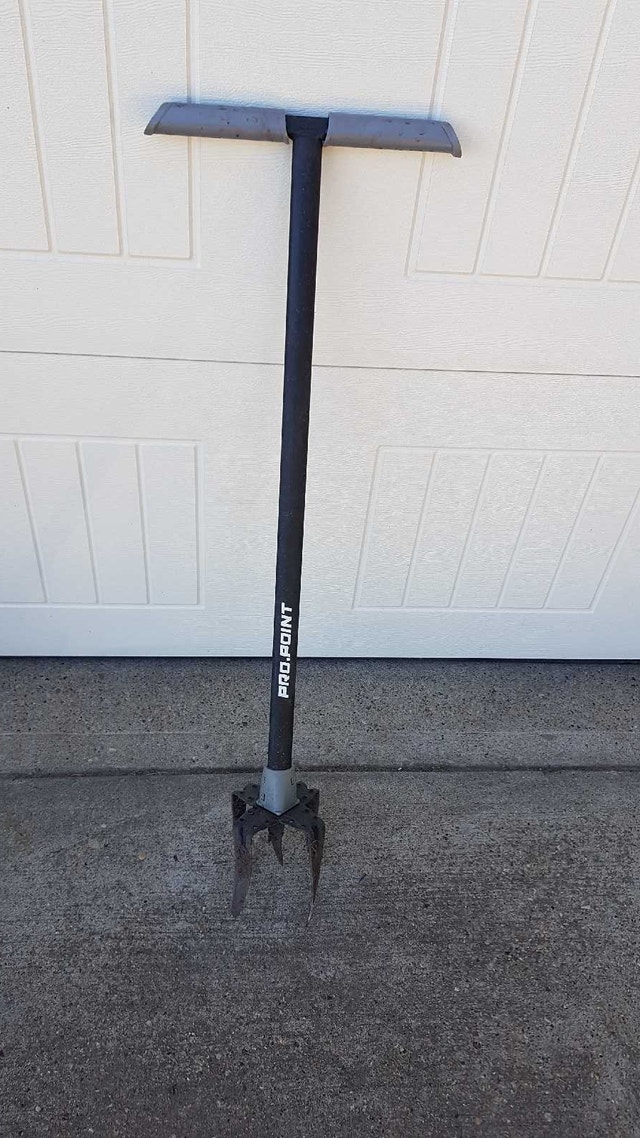 Pro Point Hand Cultivating Tool