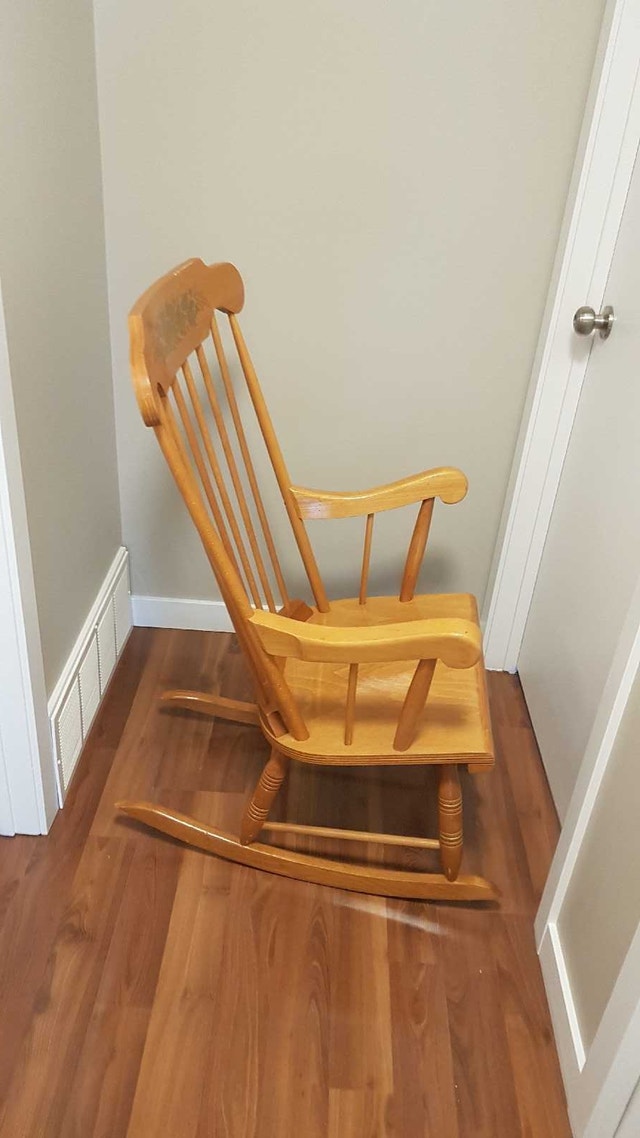 Antique Rocking Chair - photo 2