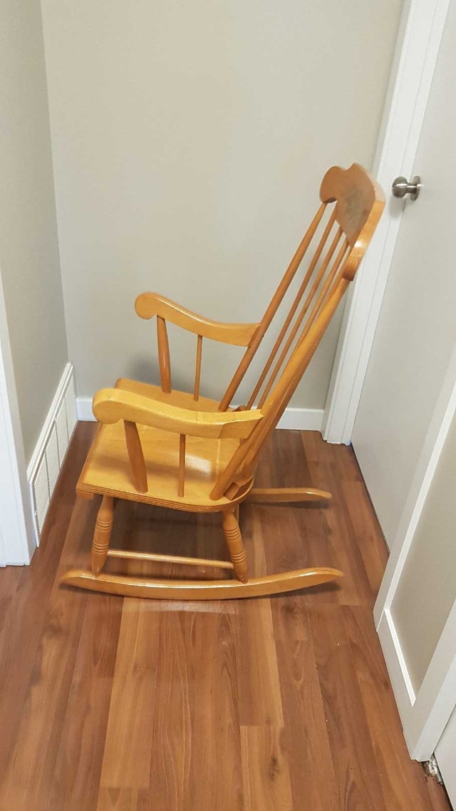 Antique Rocking Chair - photo 4