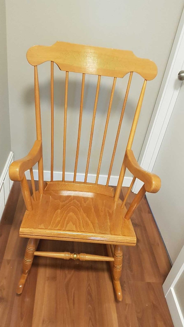 Antique Rocking Chair - photo 5