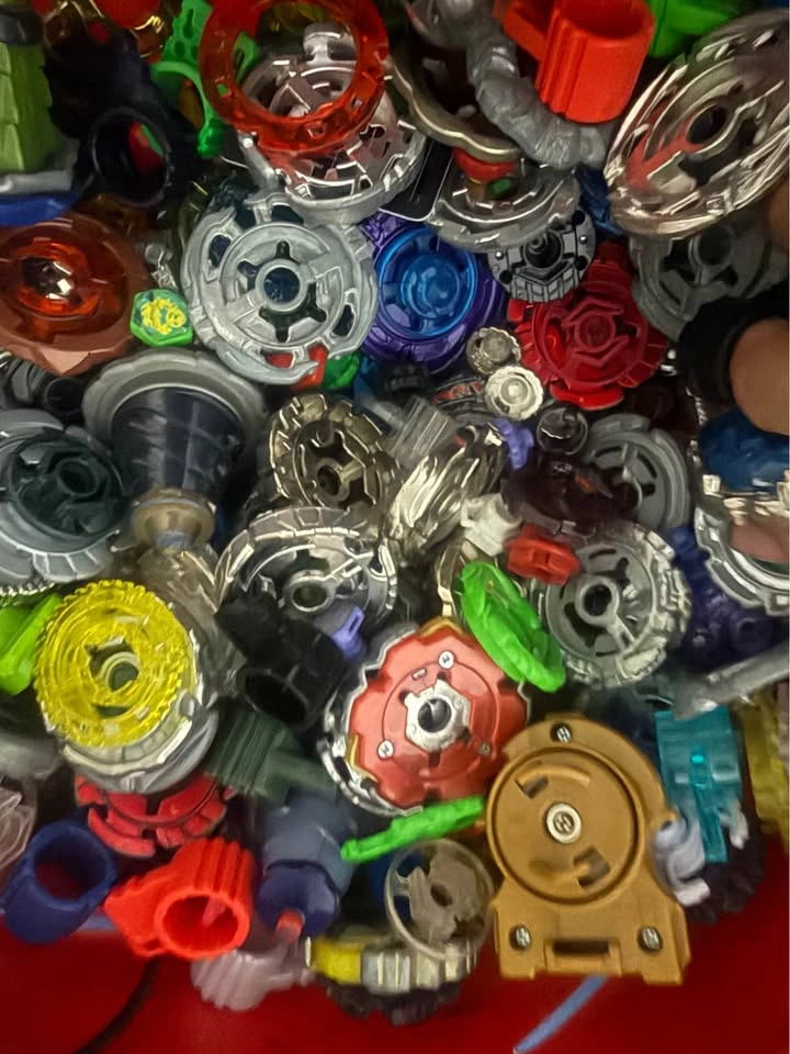 Huge lot of beyblade metal parts - photo 2