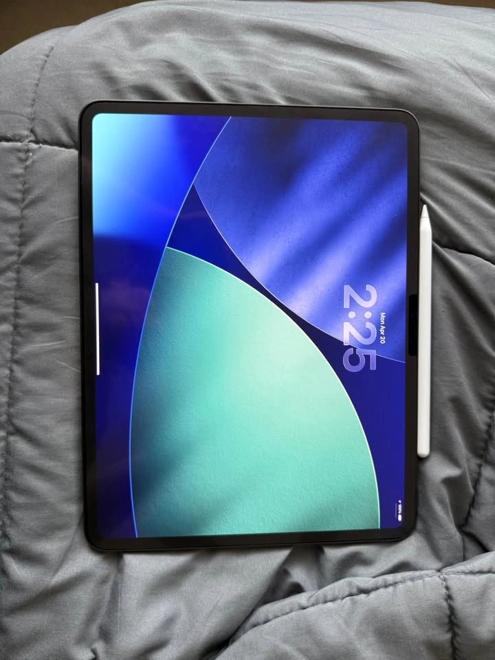 13” iPad Pro (M4) with Magic Keyboard and Apple Pencil Pro - photo 2