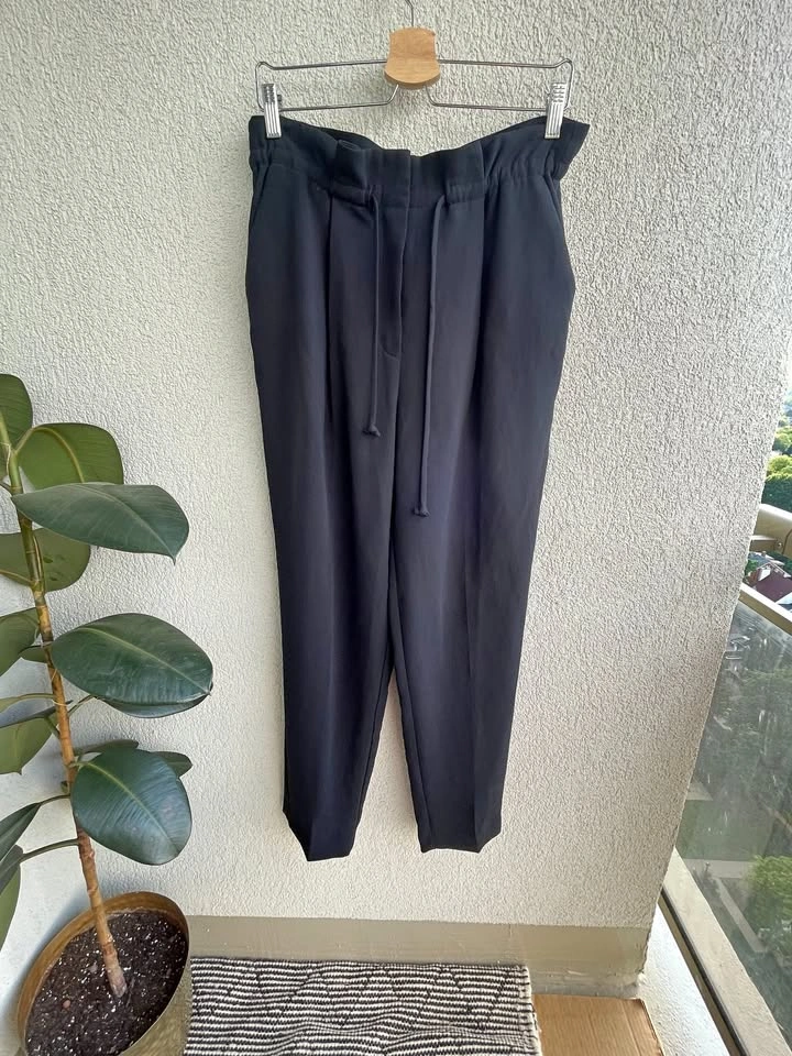 Size M, Wilfred High Rise Tapered Paperbag Pants
