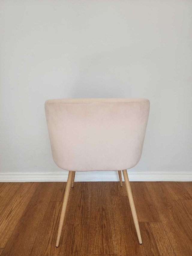 Blush Pink Velvet Accent Chair - photo 3
