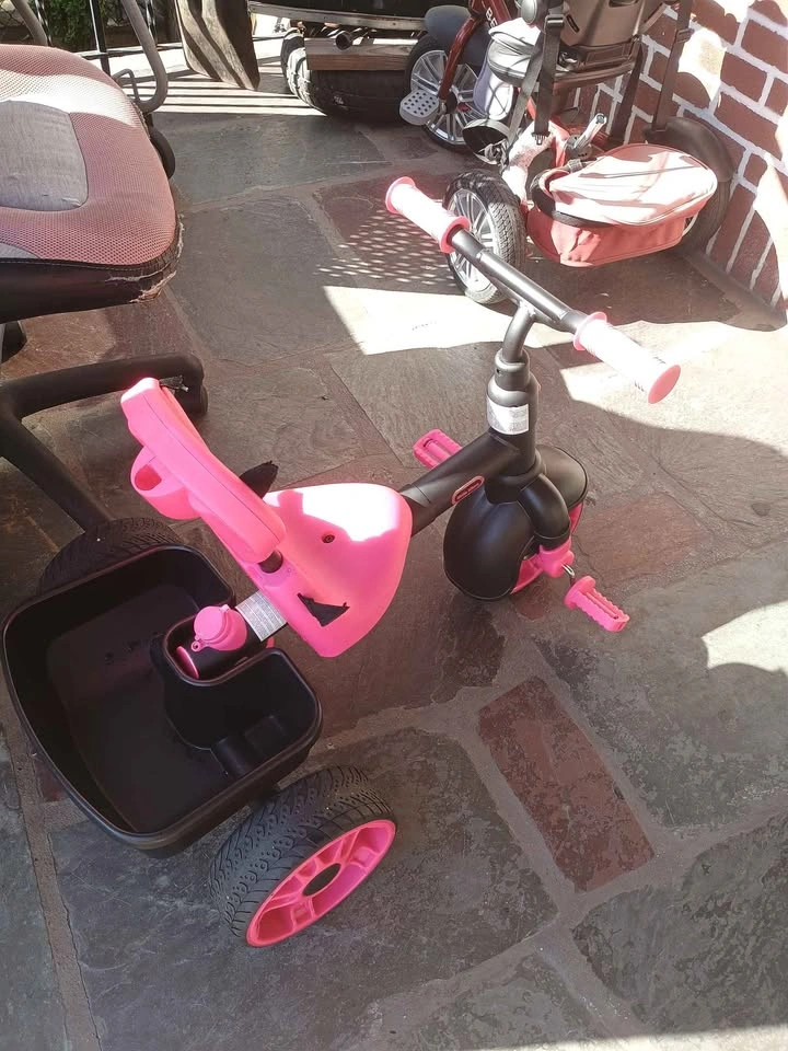 Pink tricycle for girls ages 2 to 5 - photo 3