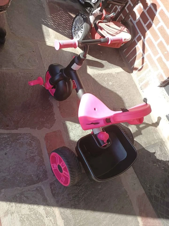 Pink tricycle for girls ages 2 to 5 - photo 4