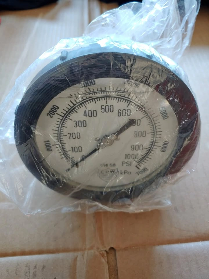 4.5" 1000 PSI Panel Mount Gauge, 1/4" Connection - NOS