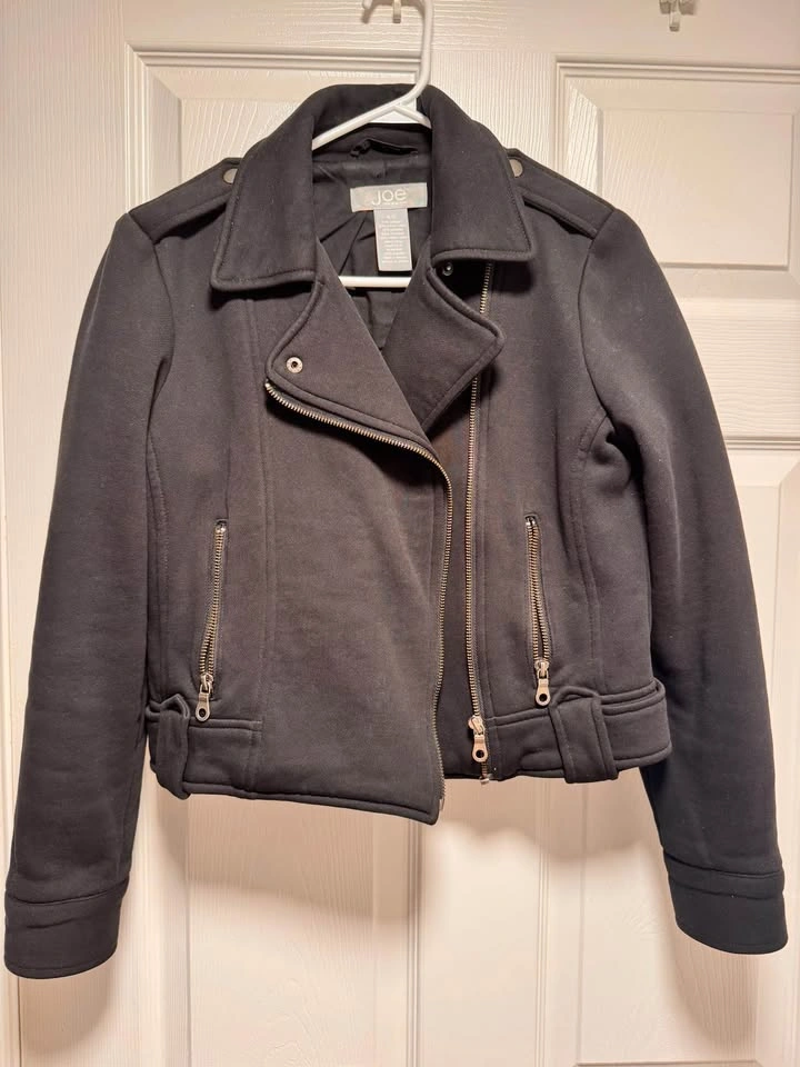Business casual shirts + black jackets - photo 5