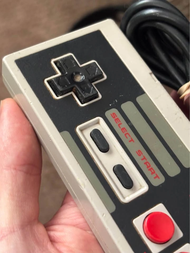 Nintendo NES Controller - photo 3
