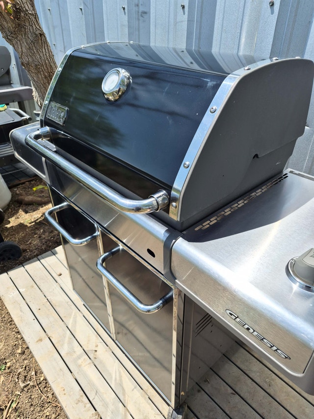 Weber Genesis Natural Gas Grill - photo 3