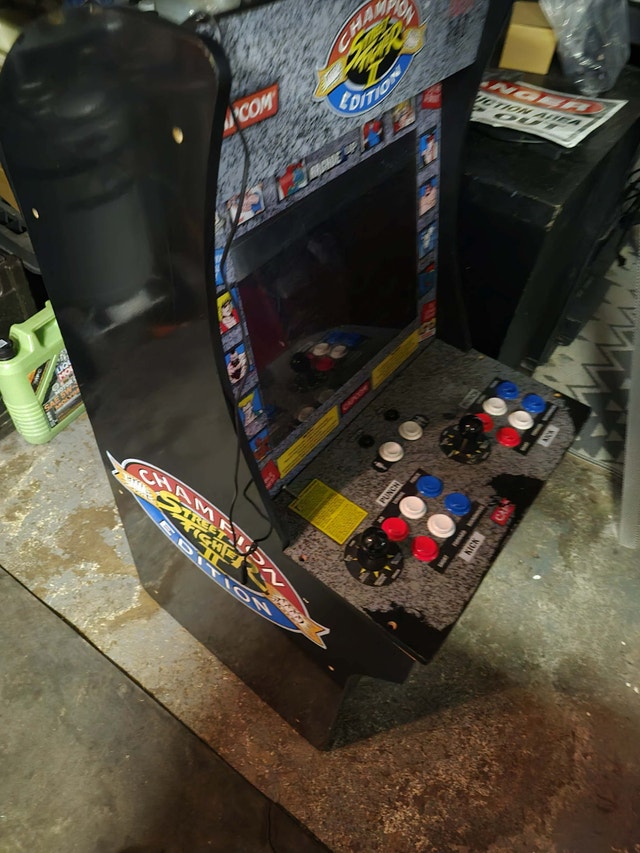 Street fighter arcade 1up 3/4 scale system (not working)