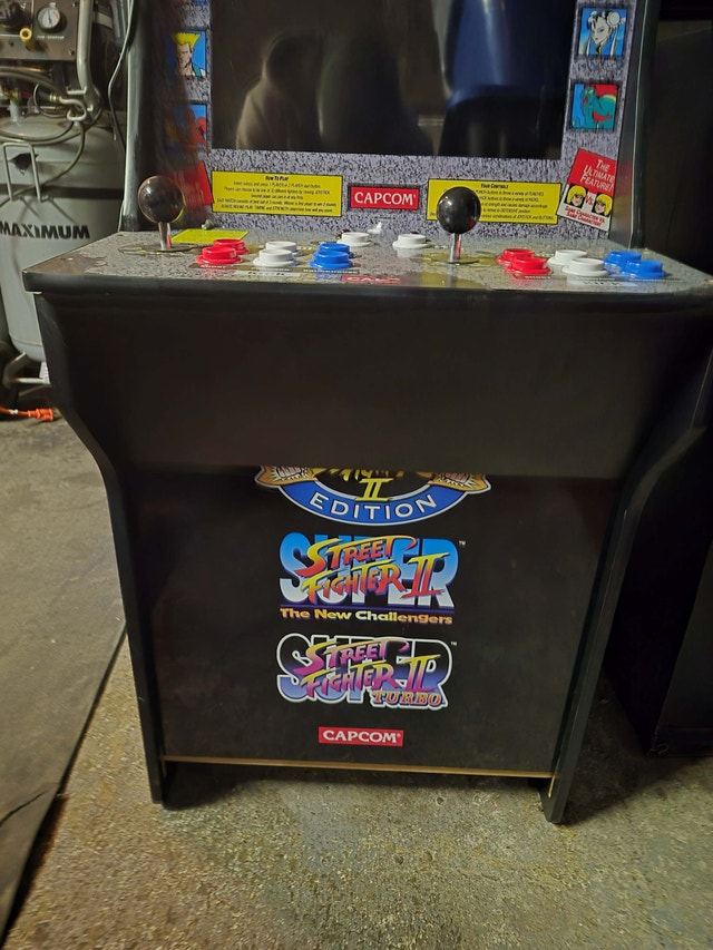 Street fighter arcade 1up 3/4 scale system (not working) - photo 3