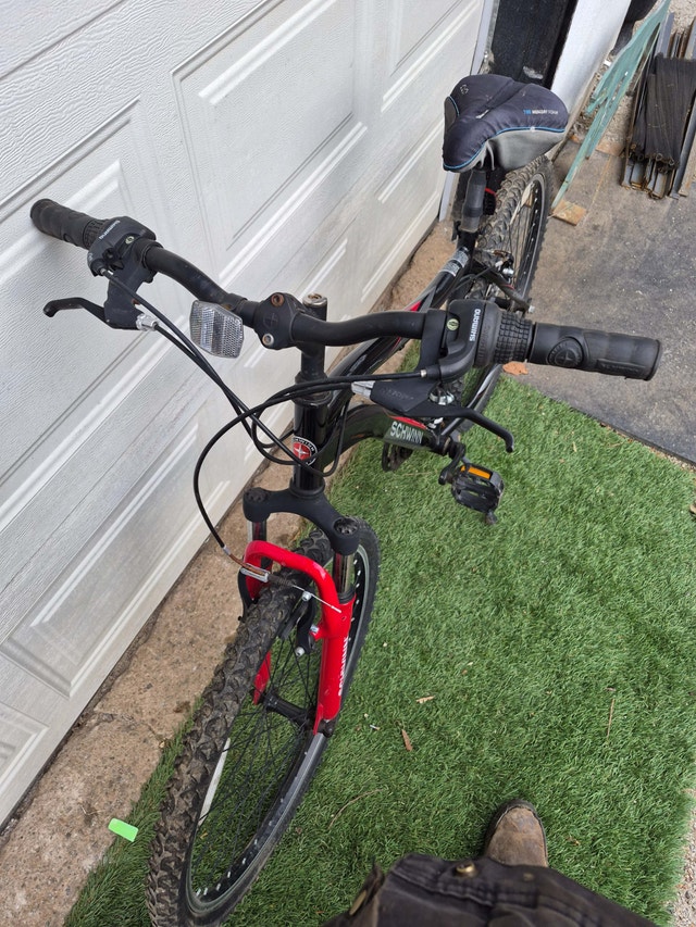 26' Schwinn Suspend mountain bike black & red bicycle - photo 4