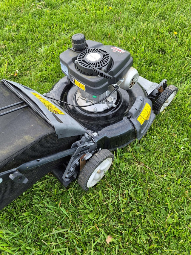 Gas lawnmower 21'' cut yard machines 140cc power more Bag - photo 2
