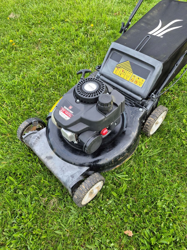 Gas lawnmower 21'' cut yard machines 140cc power more Bag - photo 4