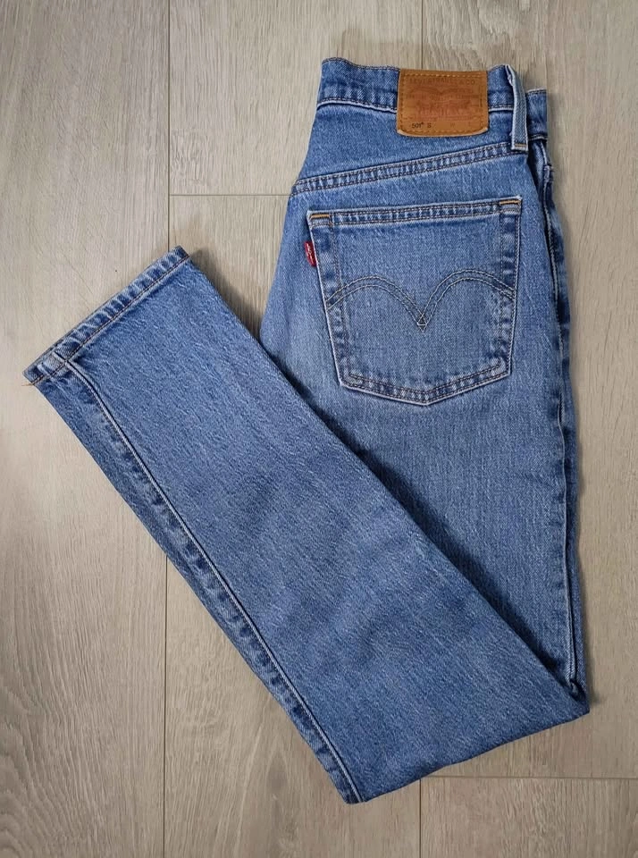 Levi 501 jeans