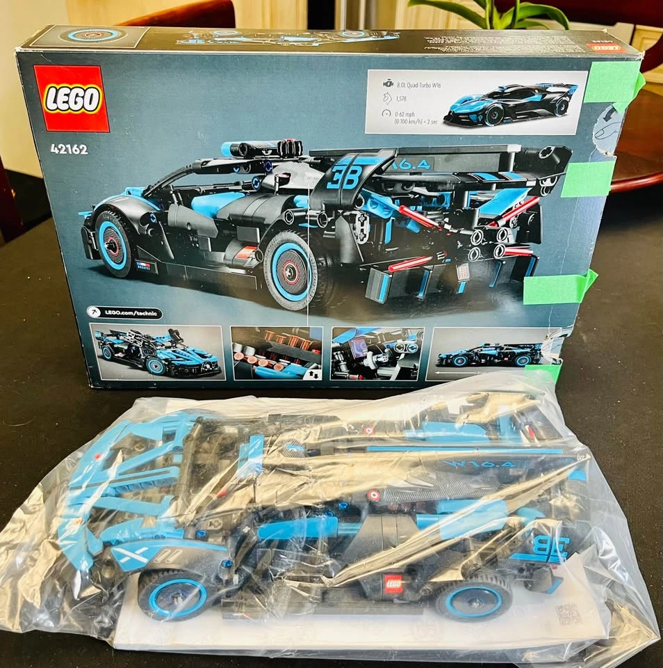 LEGO Technic Bugatti Bolide Agile Blue (42162) Complete Set - photo 2