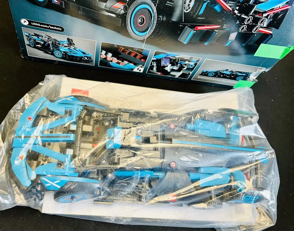 LEGO Technic Bugatti Bolide Agile Blue (42162) Complete Set - photo 3