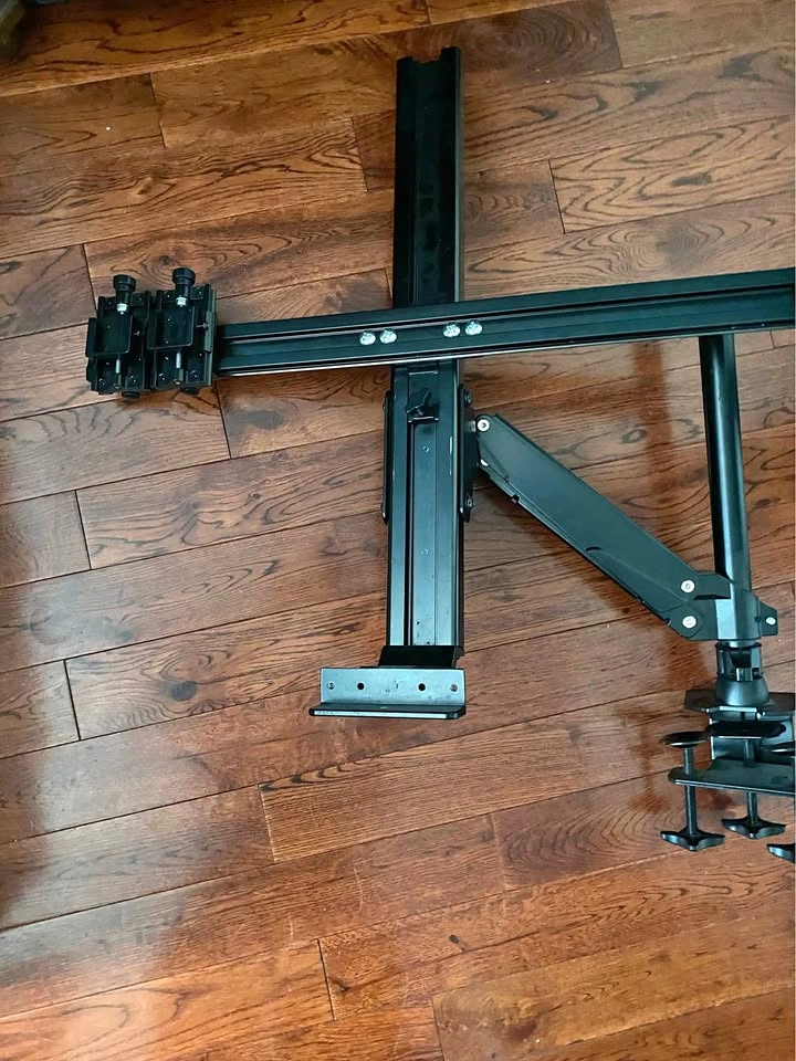 Monitor stand - holds 2 monitors up to 24’