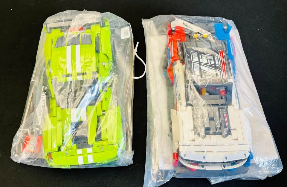 LEGO Technic Ford Mustang (42138) & Chevrolet NASCAR (42153) - photo 2